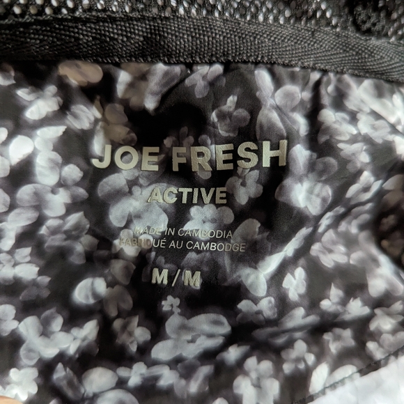 Joe Fresh Lightweight Windbreaker - Picture 5 of 7